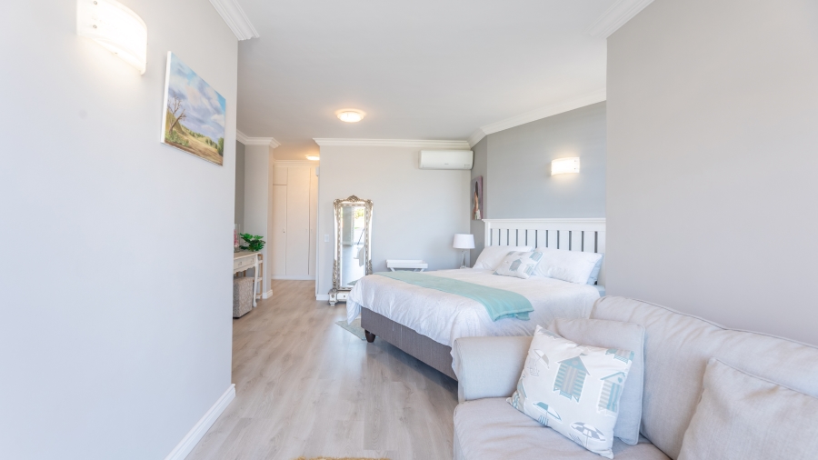 3 Bedroom Property for Sale in Bloubergstrand Western Cape